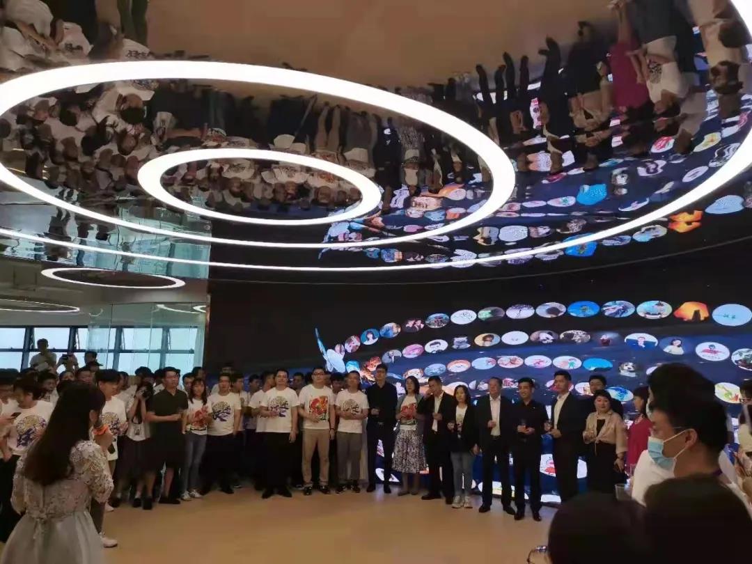 华世界|星空电竞显示强势打造数字化商业时代